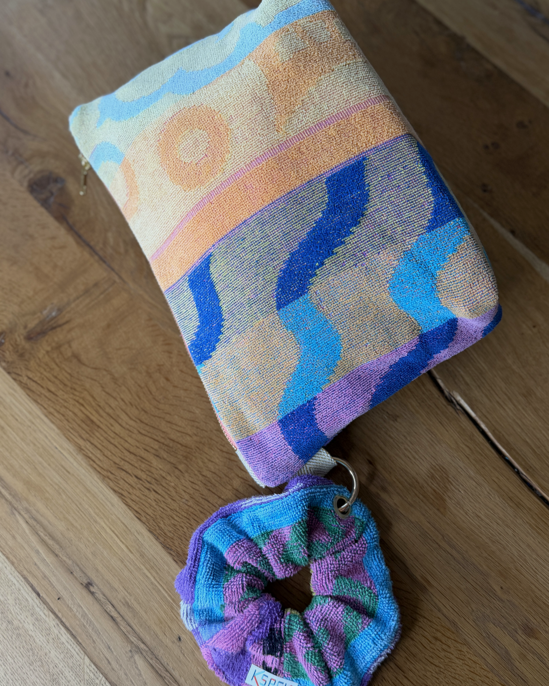 Repurposed Towel Beach Clutch “Breezy Waves” — handmade by Kspek from upcycled vintage textiles, view 5